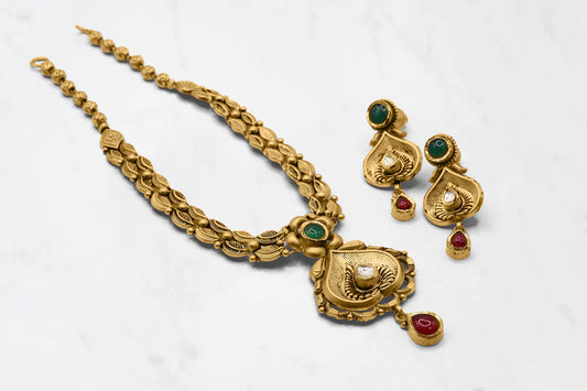 What to Pair with Gold Earrings