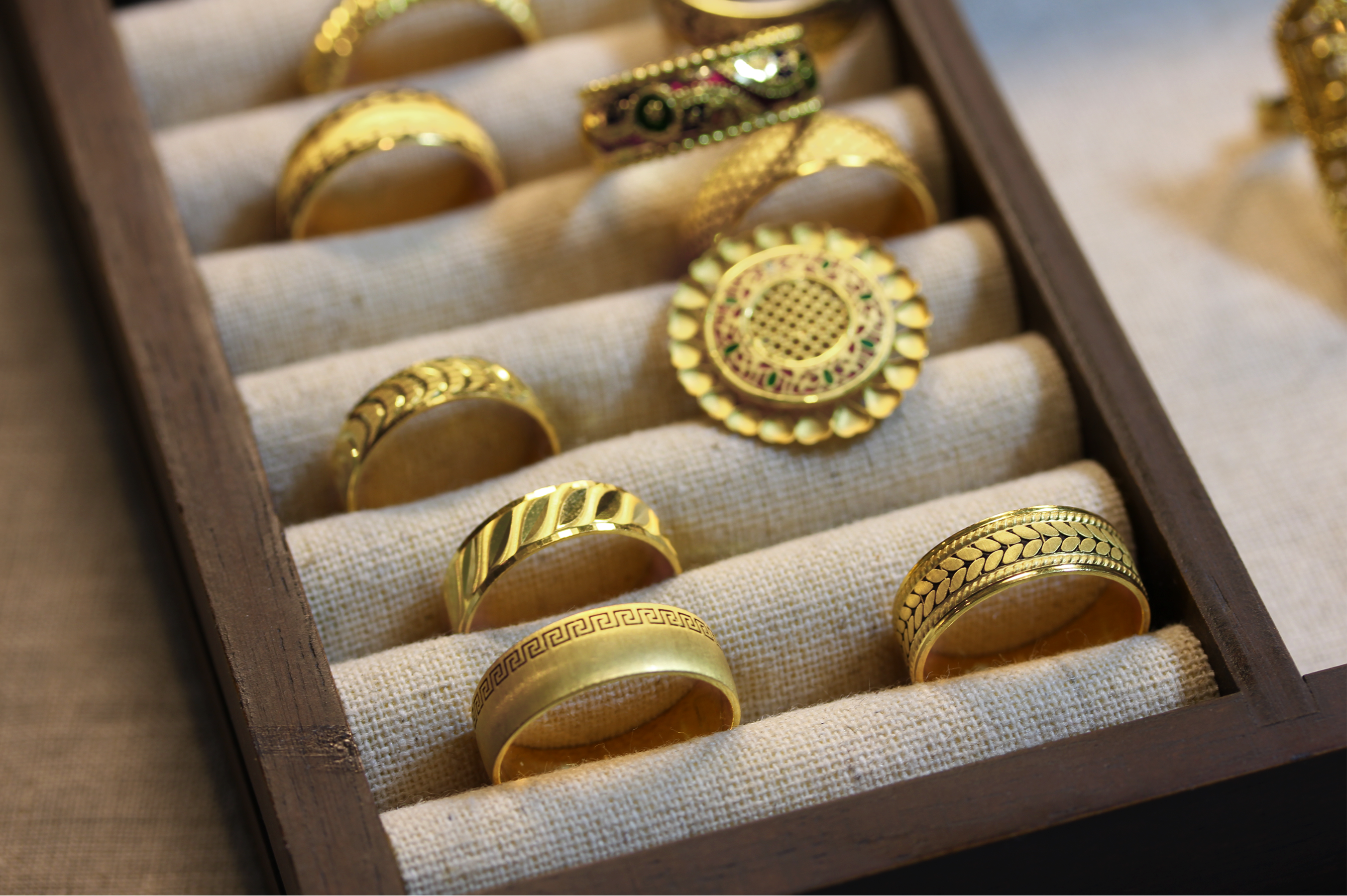Divine Rings – Sona Sansaar