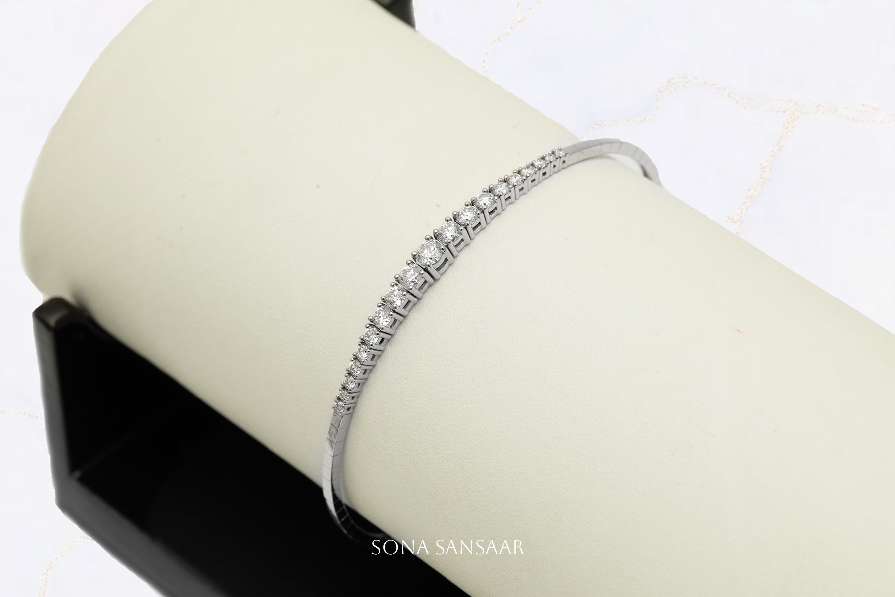 18K Flexi Bangle with Natural Diamonds 2