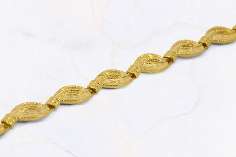 Timeless 22 kt Yellow Gold Bracelet | Sona Sansaar