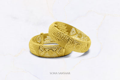 Pair of Broad Indian Gold Bangles | Aurora in Sona Sansaar