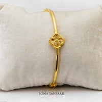 Thumbnail for Clover Clasp Bangle | Sona Sansaar