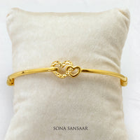 Thumbnail for Linked Hearts Clasp Bangle | Sona Sansaar