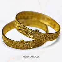 Thumbnail for Bengali Classic Gold Bangle Pair