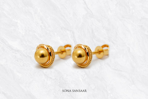 Chakrika Gold Culcutti Studs | Sona Sansaar