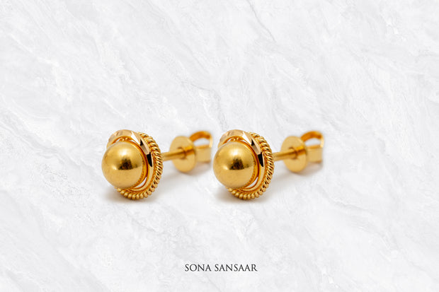 Chakrika Gold Culcutti Studs | Sona Sansaar
