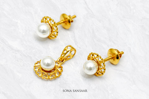 Pearl Embrace Earring and Pendant Set | Sona Sansaar