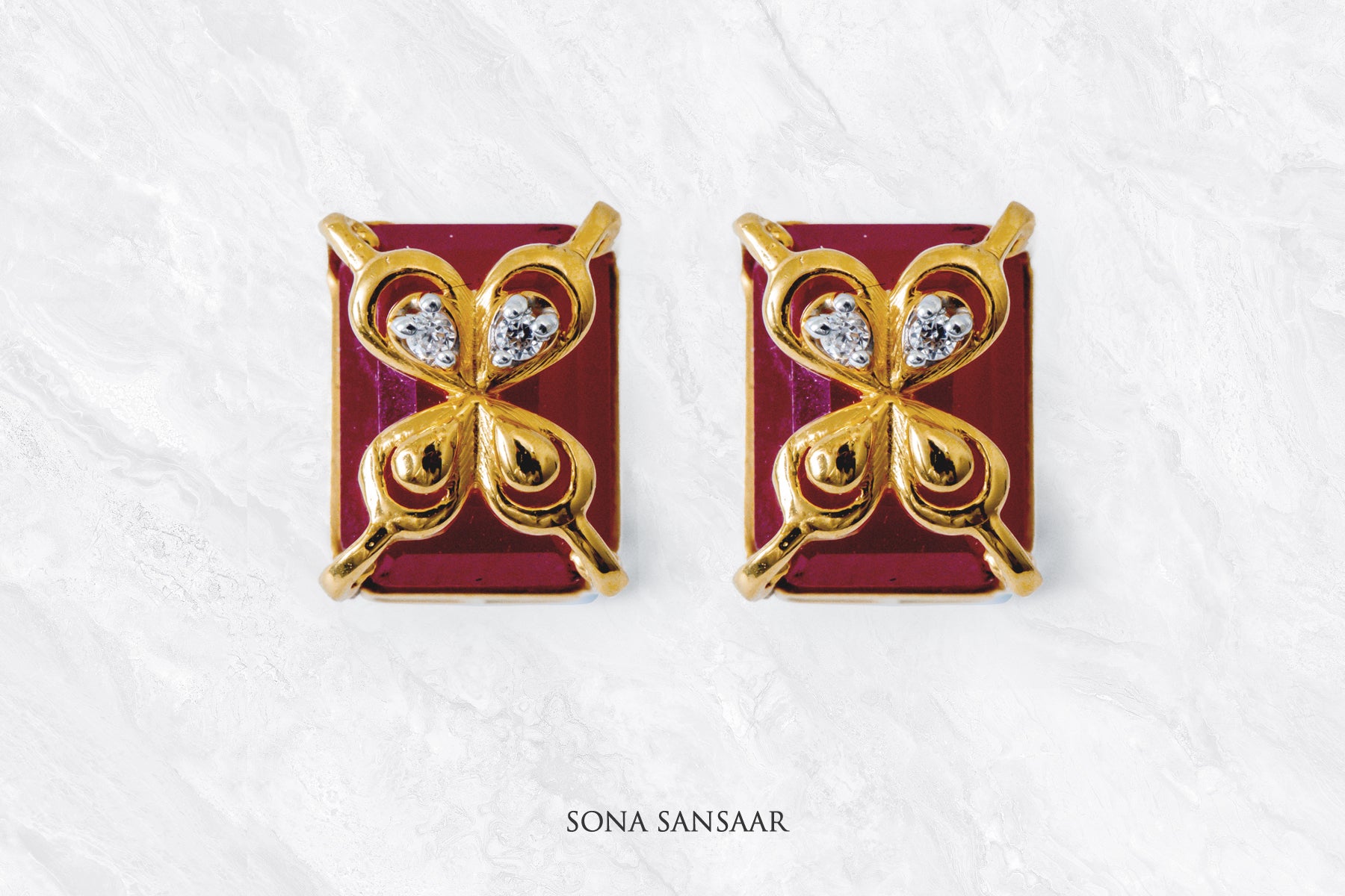 Lalima Gold Pendant and Earring Set | Sona Sansaar