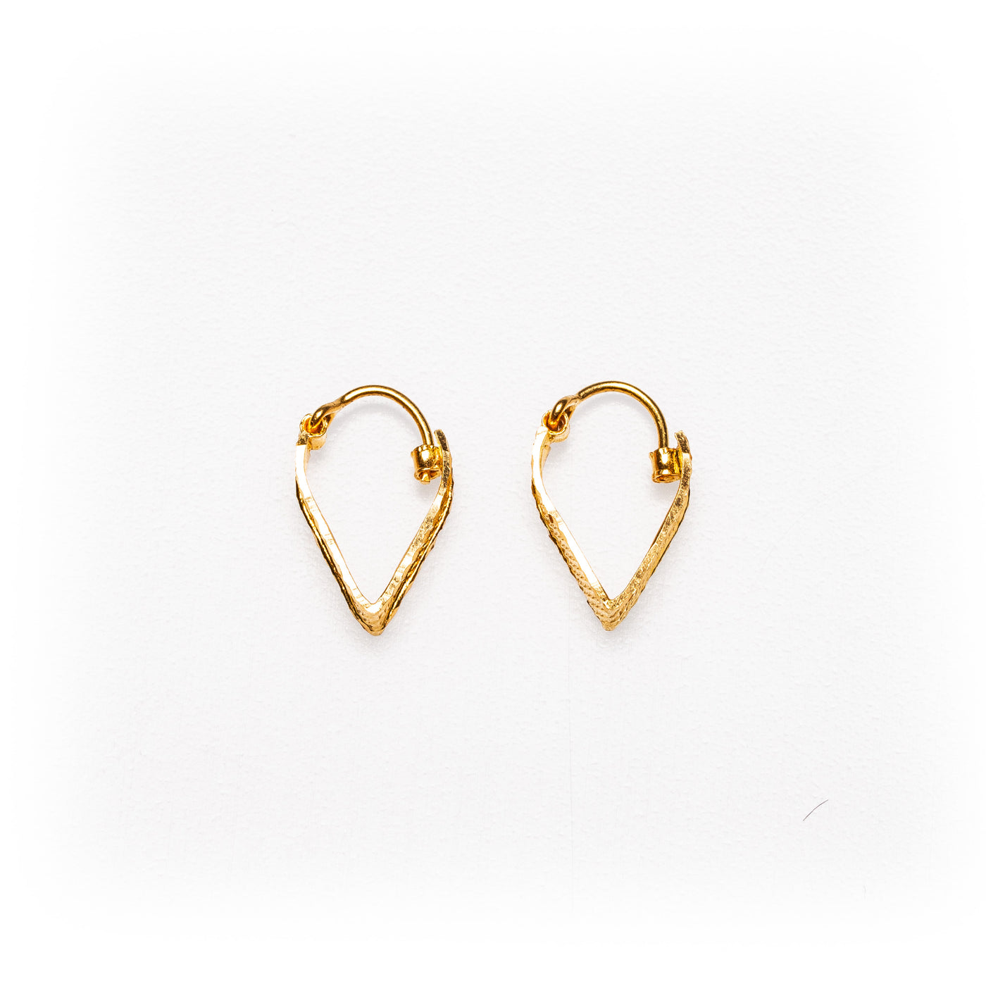 22K Yellow Gold Geometric V-Shape Broad Bali Hoop Earrings | 3.07g High-Purity Solid Gold, Intricate Diamond-Cut Textured Chevron Fine Jewelry