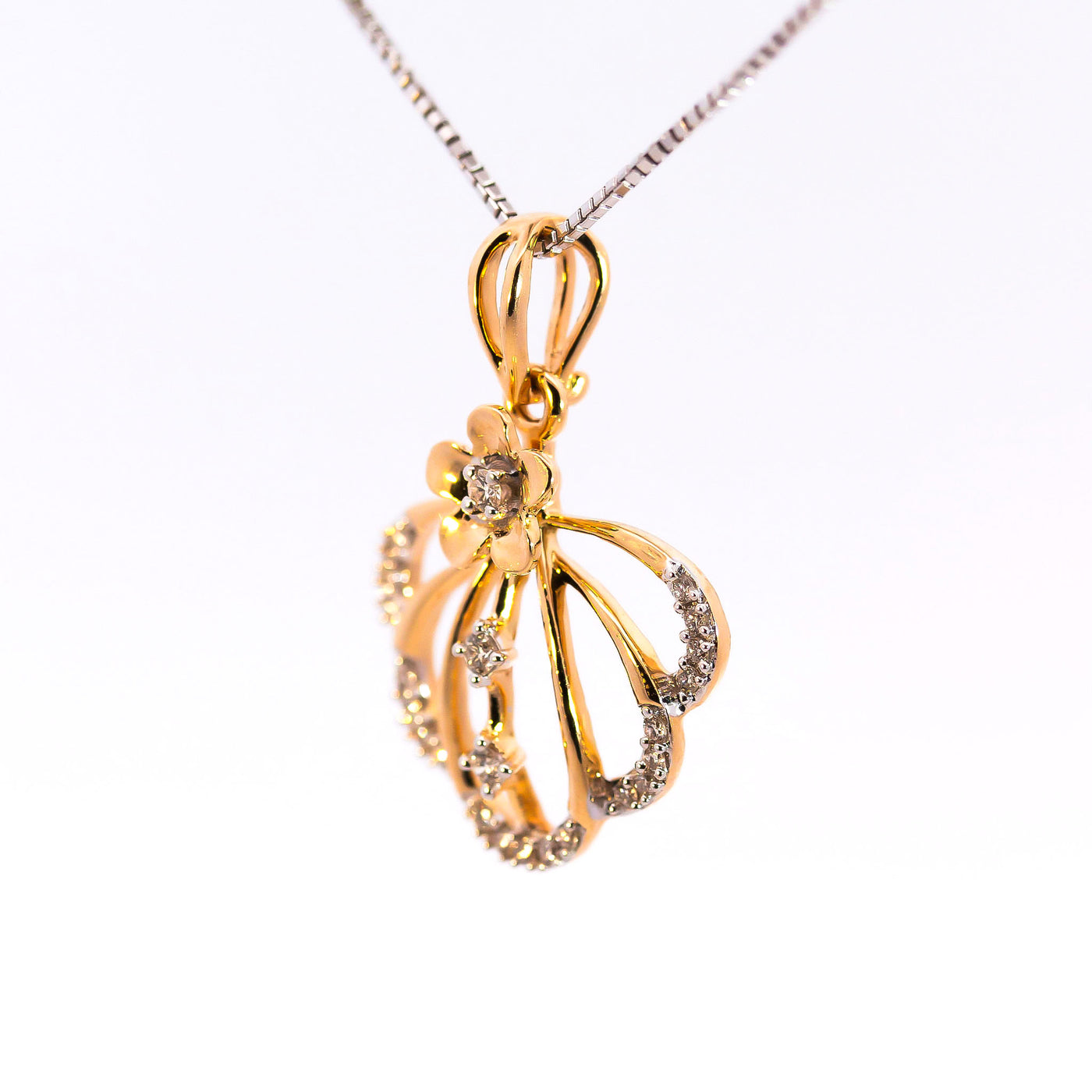 Luxury 18K Yellow and White Gold Scalloped Floral Shell Diamond Pendant | 0.12 CT Brilliant VS-GH Accent Diamonds, 24 Hand-Set Stones, Two-Tone Botanical Fine Jewelry