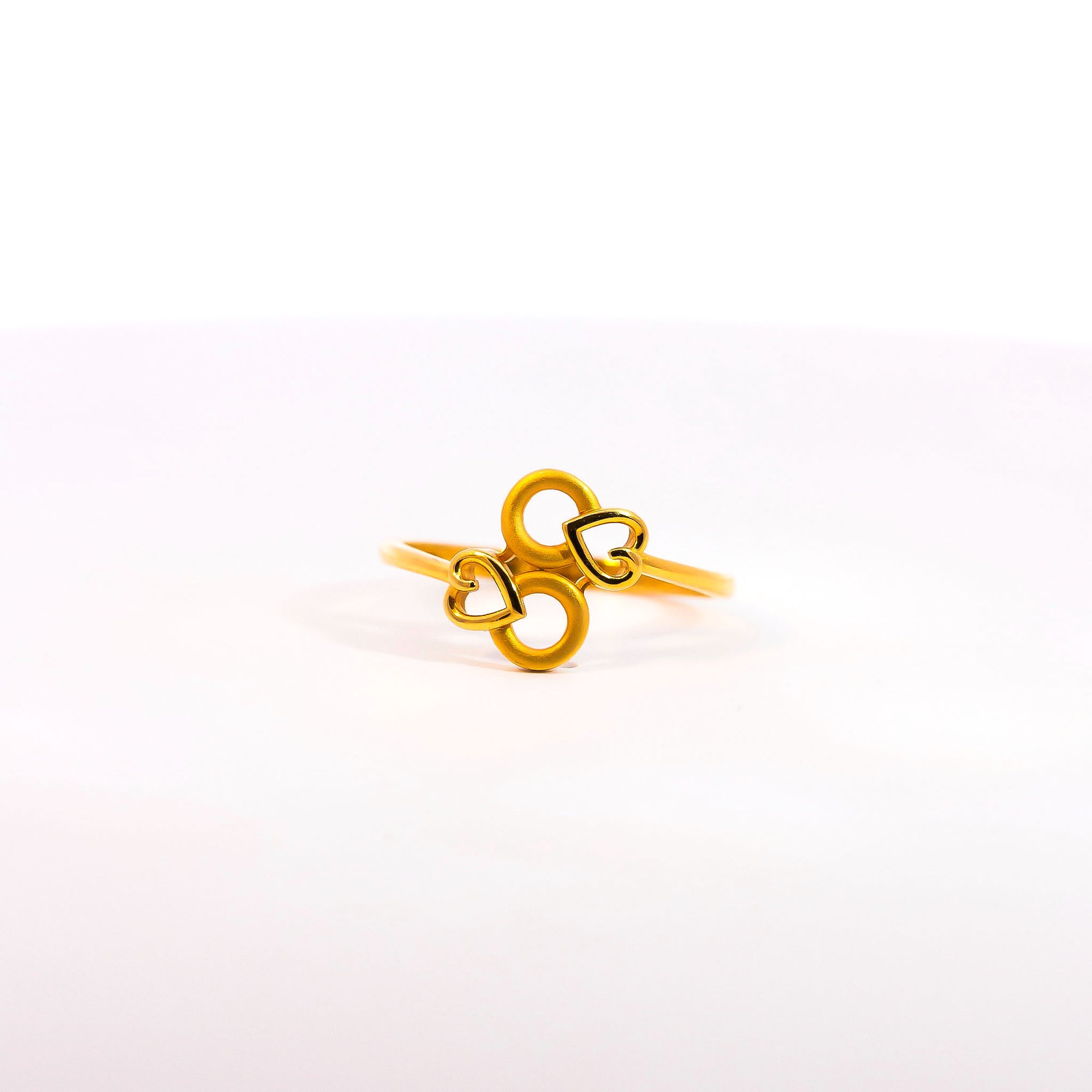 Romantic 22K Yellow Gold Interlocking Heart & Circle Ring | 2.23g High-Purity Solid Gold, Elegant Ladies Fancy Geometric Love Statement Fine Jewelry