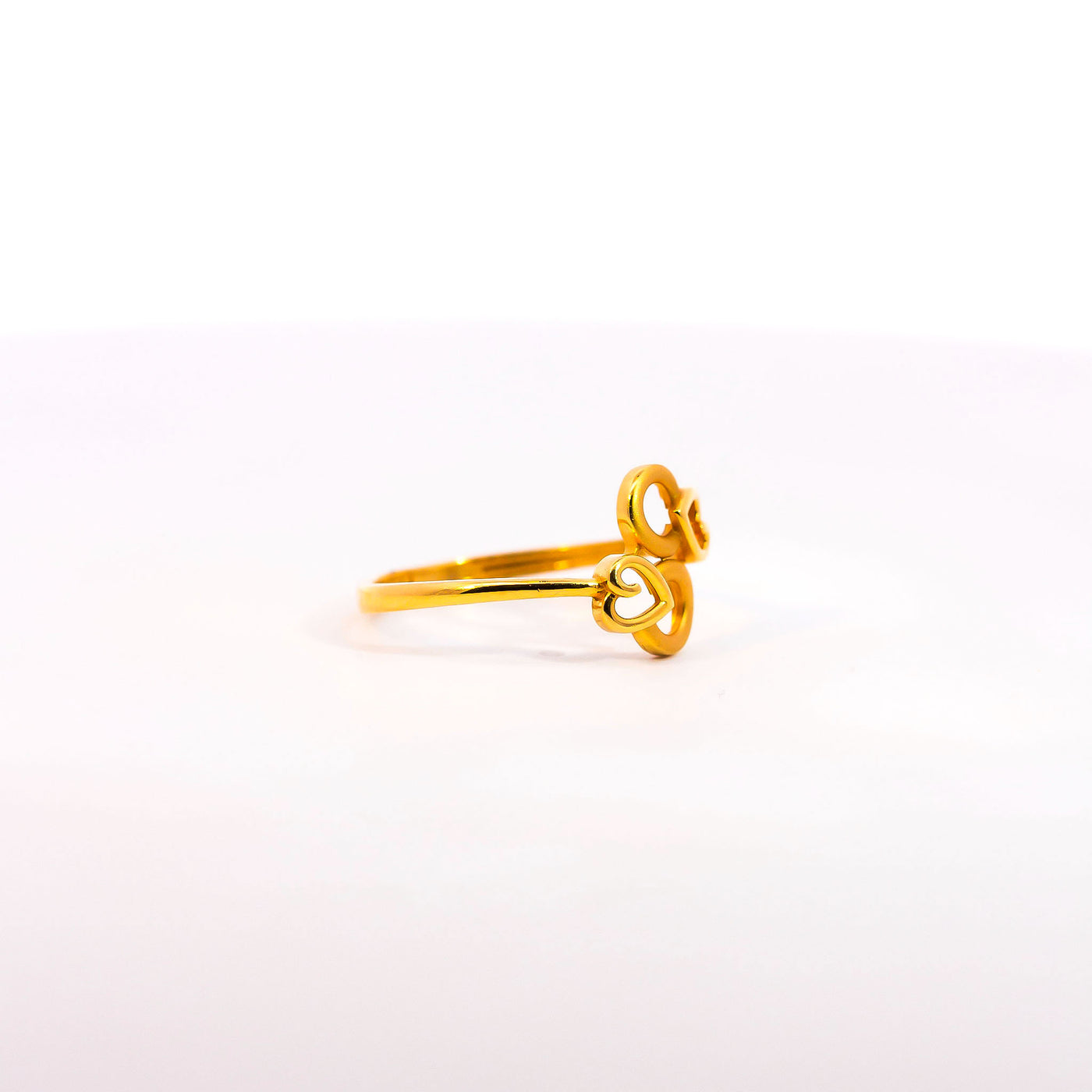 Romantic 22K Yellow Gold Interlocking Heart & Circle Ring | 2.23g High-Purity Solid Gold, Elegant Ladies Fancy Geometric Love Statement Fine Jewelry