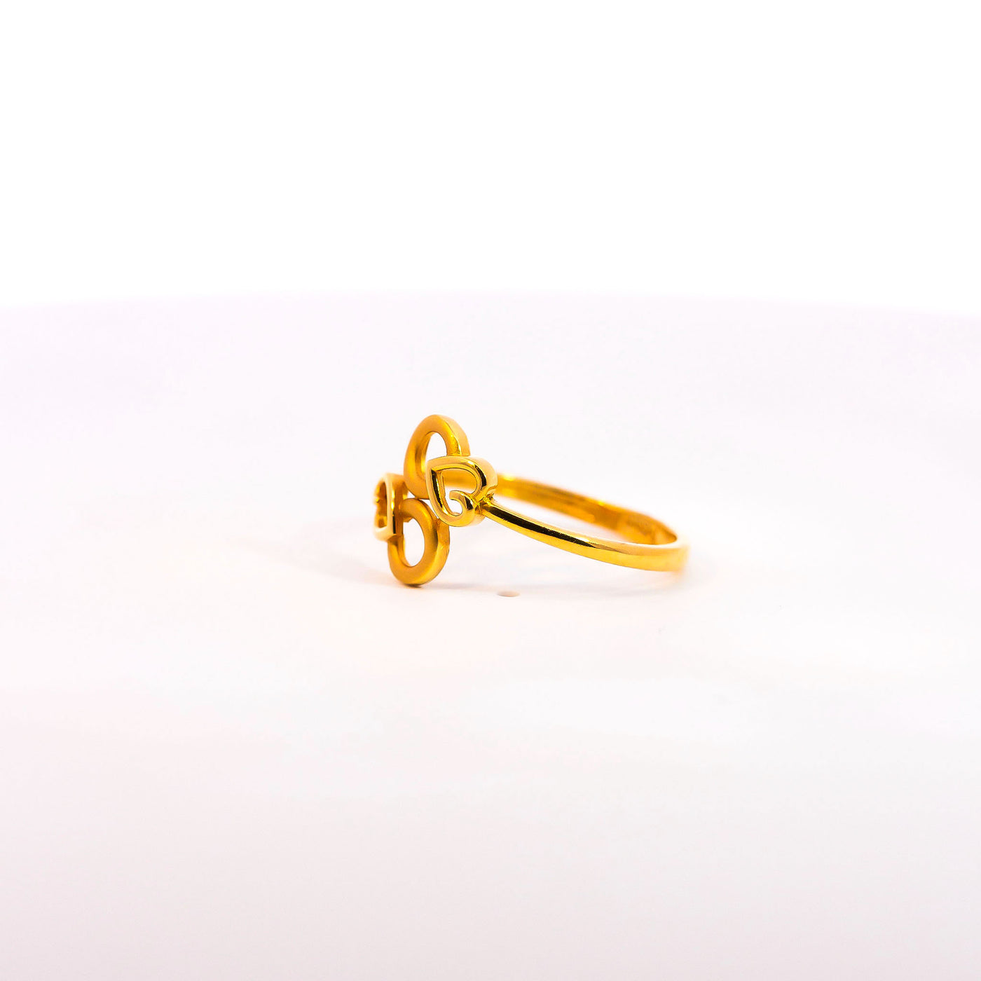 Romantic 22K Yellow Gold Interlocking Heart & Circle Ring | 2.23g High-Purity Solid Gold, Elegant Ladies Fancy Geometric Love Statement Fine Jewelry