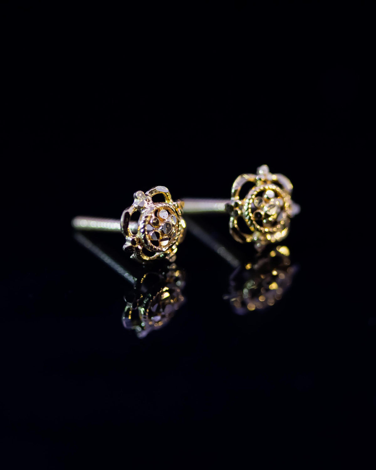 22K Gold Fancy Stud Earrings | Round Yellow Gold Filigree Flower Studs NZ