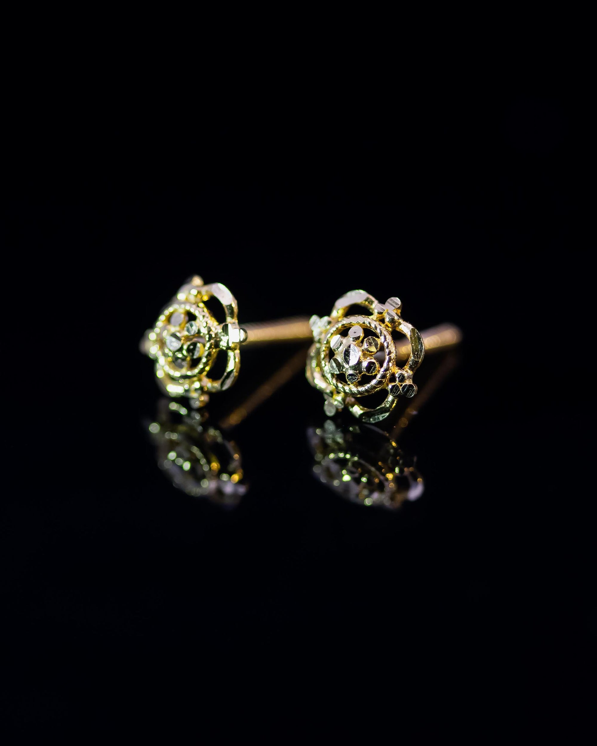 22K Gold Fancy Stud Earrings | Round Yellow Gold Filigree Flower Studs NZ