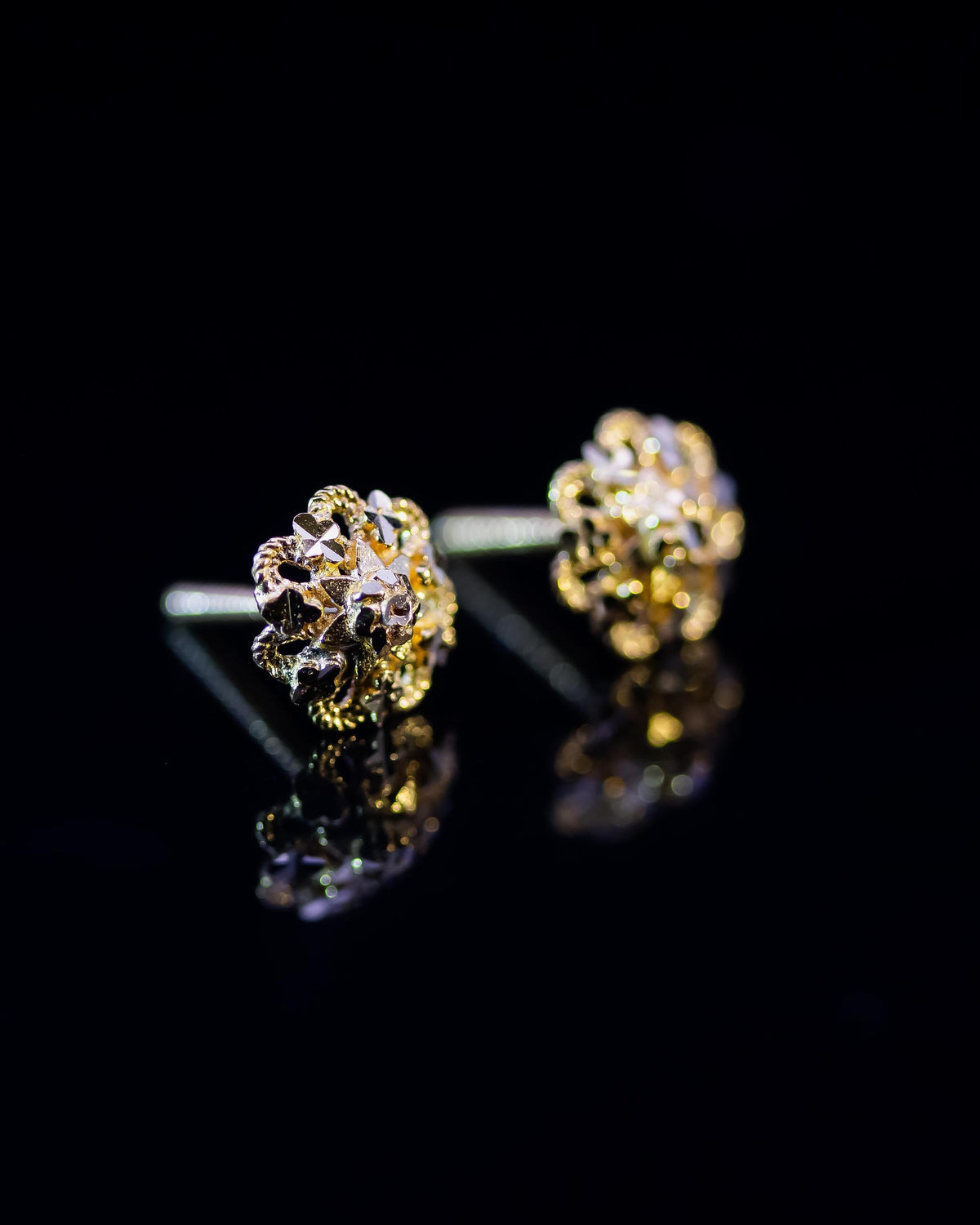 22K Gold Flower Stud Earrings | Traditional Yellow Gold Filigree Flower Studs NZ