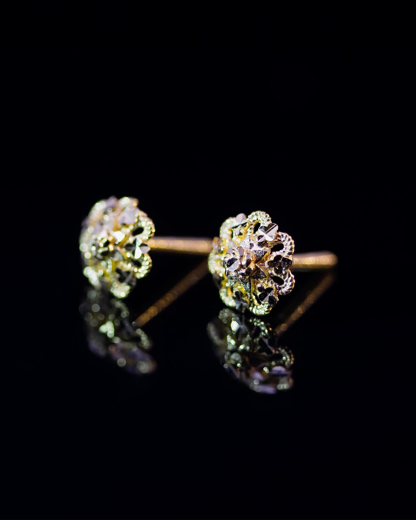 22K Gold Flower Stud Earrings | Traditional Yellow Gold Filigree Flower Studs NZ